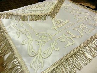 Hand - Embroidered - Masonic - Past - Master - Apron - White - - 3026