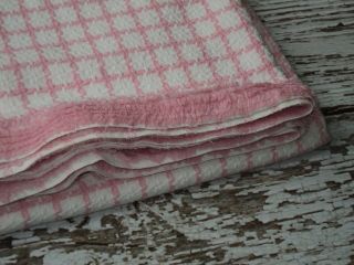 Vintage MORGAN JONES Twin Bedspread w Chenille Border Pink White Grid Squares 8