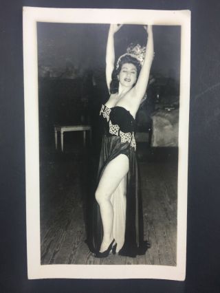 Vtg Young Cute Woman Snapshot Photo Picture Burlesque Dancer Legs Heels Pin Up D