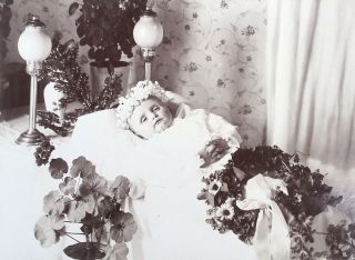1890’s Deceased Dead Baby Post Mortem Cabinet Card Photograph Photo Mansfield Oh