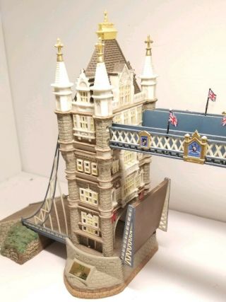 Dept 56 Tower Bridge Of London Dickens Village 58705 Christmas Landmark 20 Years 4