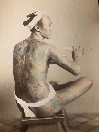c1870 JAPAN Large Albumen Photo MAN with BODY TATTOO Pouring SAKE Great TINTING 2