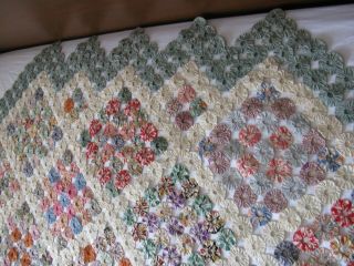 Vintage 1930s Yo Yo Quilt,  Scalloped Pointed Edges,  20s 30s Fabric 67 X 96 "