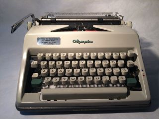 Greek Language Olympia Sm - 8 Portable Typewriter,  With Case