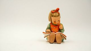 Goebel Hummel Figurine Bookworm 8 Tmk 5 Vintage Sweet Girl 72 - 79