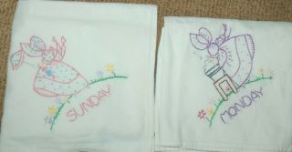 7 VINTAGE KITCHEN DISH TOWELS w/ EMBROIDERED DAYS OF THE WEEK Sun Bonnet Lady 2
