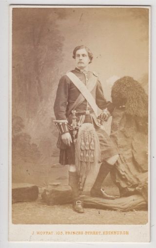 Military Cdv - Edinburgh,  Army Officer Of Scottish Regiment With Kilt And Bearskin