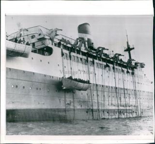 1963 Press Photo Ship Dutch Liner Maasdam Bremerhaven Germany Passengers 8x8