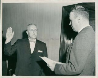 1961 Press Photo Police Mike Hockaday Chief Acting Kansas City Officer 8x10