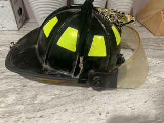 Cairns 1044 Firefighter Helmet With Shield 1971/2007 Edition
