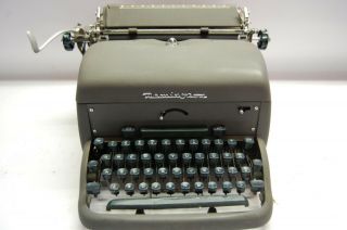 Remington Rand Noiseless No.  10 Vintage Typewriter Desktop 1954 Elite
