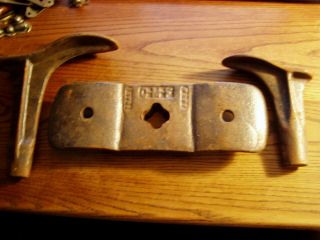 Vintage Cast Iron Shoemakers Cobbler Lap Anvil O - M - F Trade Mark 2 - Lasts