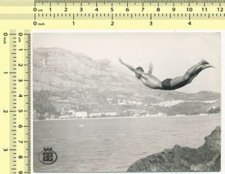 019 Man Jump Dive Fly Beach Guy Motion Abstract Scene Old Photo