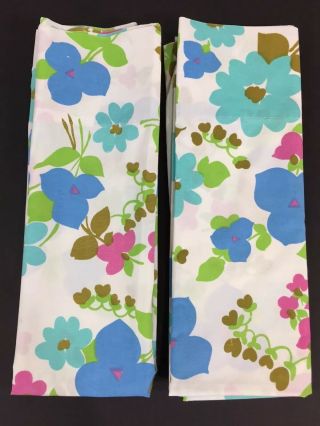 Set Of 2 Vintage Mod Fashion Manor Pillowcases Floral Flower Power Blue Pink