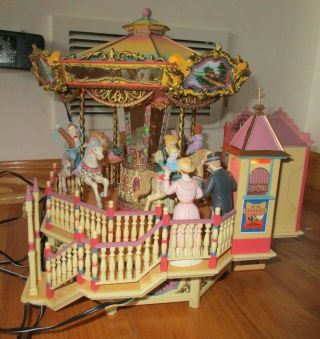 Enesco Small World of Music Carousel Royale Animated Lighted Cassette w/ Box 6