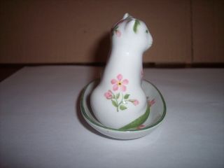 Andrea By Sadek Salt And Pepper Shakers White Cats With Pink Flowers On A Tray 3