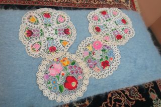Set Of 4 Vintage Hungarian Handmade Embroidery Richelieu Kalosca Doily