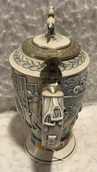 AVON COLLECTIBLES 1992 WINNERS CIRCLE HORSE RACING BEER STEIN 2