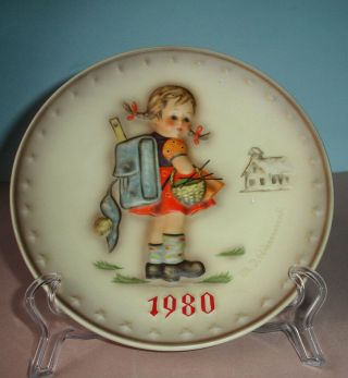 Goebel Hummel School Girl 273 10th Annual Collector Plate 1980 Museum Archive