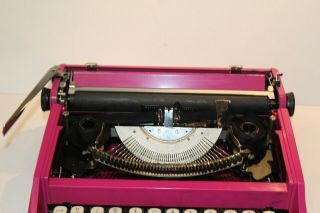 C1970 ' S REMINGTON SPERRY RAND MADE IN HOLLAND PURPLE PORTABLE TYPEWRITER 2
