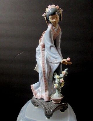 Lladro Figurine Mayumi Asian Geisha Girl With Flowers 1449 Retired
