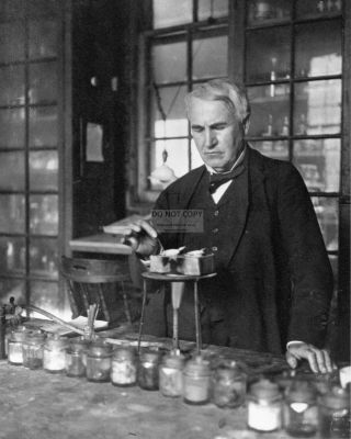 Thomas Alva Edison In Laboratory American Inventor - 8x10 Photo (da - 398)
