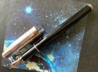 St Dupont Olympio Fountain Pen Doue With 14k Gold Hard M - Size Nib And Converter