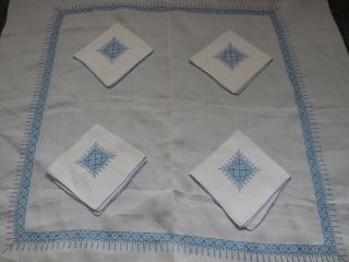 Vintage Finely Hand Embroidered Linen Tablecloth W/ 4 Matching Napkins 35x36 "