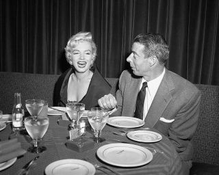 Marilyn Monroe And Joe Dimaggio In York 8x10 Silver Halide Photo Print