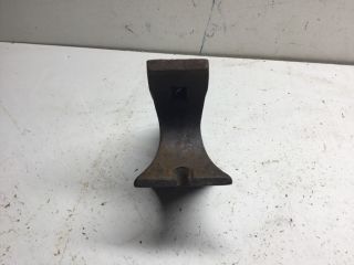 Small anvil 8 lbs 8 1/4” long 3 3/4” tall 1/2” hardy hole 3