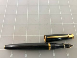 Judd ' s Caran d ' Ache Leman Black Fountain Pen w/18kt.  Gold Medium Nib 4