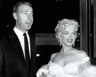 Joe Dimaggio With Marilyn Monroe In 1955 - 8x10 Publicity Photo (ab - 120)