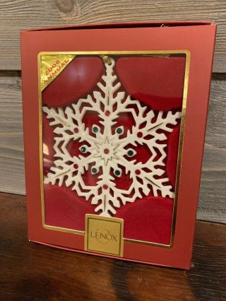 2008 Lenox China Christmas Holiday Ornament Snowflake Snowfantasies Gem