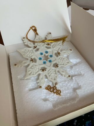 2002 Annual Gemmed Snowflake Lenox