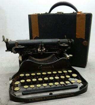 Lc.  Smith & Corona Special Portable Typewriter Carry Case