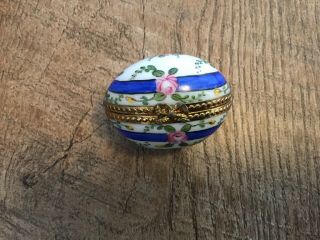 Limoges Porcelain Egg shaped Trinket box SIGNED Oval Peint Main 3