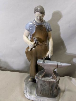 B&g Bing & Grondahl Porcelain Figure Blacksmith 2225