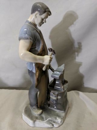 B&G Bing & Grondahl Porcelain Figure Blacksmith 2225 2