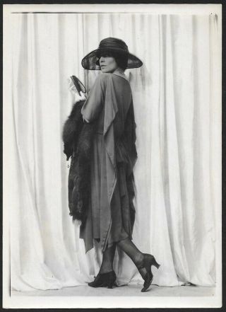 1920s Stylish Dress & Hat Charles Sheldon Women 