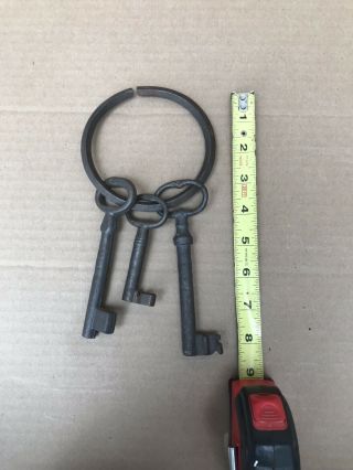 Set Of 3 Cast Iron Keys On Ring Jail House Skeleton - Antique Vintage Style Decor