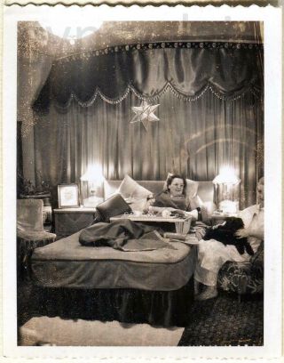 Orig B&w Polaroid Photo Prima Donna Woman Pampered In Her Ostentatious Bedroom