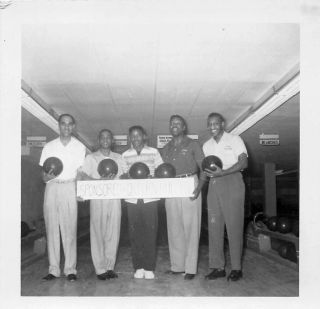 Bowling Team - Handsome Black African American Men Play At Alley Vtg Photo 127