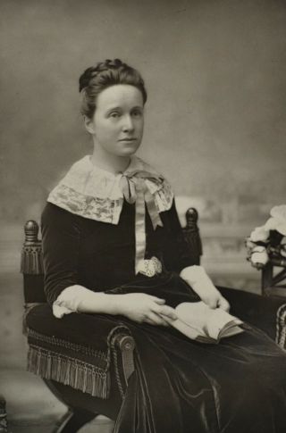 Fine 1890 Cabinet Card Portrait Photo Mrs Millicent Fawcett Suffragist Downey