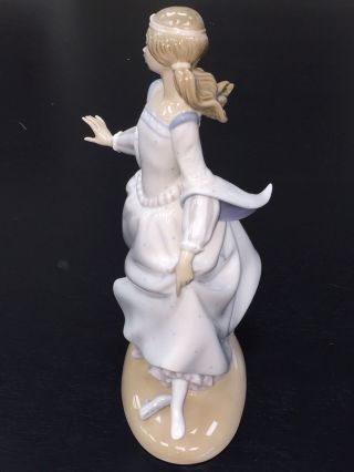 Lladro 4828 Cinderella Lost Slipper Porcelain Figurine 9 3/4 