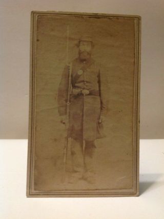 Vintage Cdv Civil War Soldier With Rifle & Bayonet Manchester,  Nh