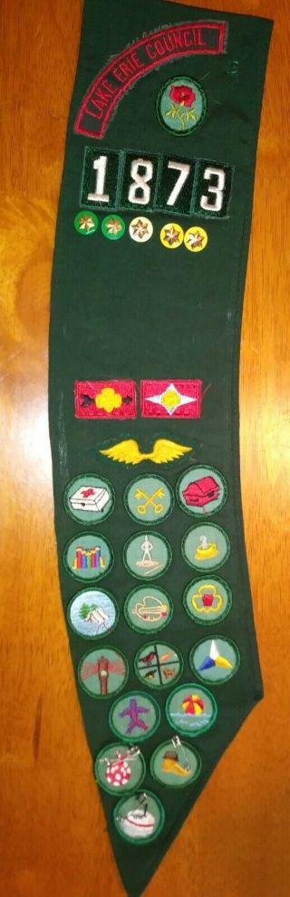 Vintage Girl Scout Sash With Badges