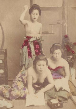 1880s nude GEISHA girls albumen PHOTO Japan Japon Lesbian Lesbians naked Risque 2
