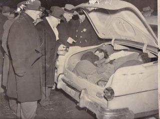 Vintage Silver Photograph 1954 Chicago Mafia ? Dead Bodies In Trunk Crime Kordic
