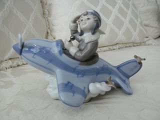 Lladro " Over The Clouds " 5697 Retired No Box