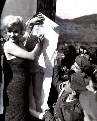 Marilyn Monroe Signs Poster For Soldiers In Korea 8x10 Publicity Photo (op - 058)